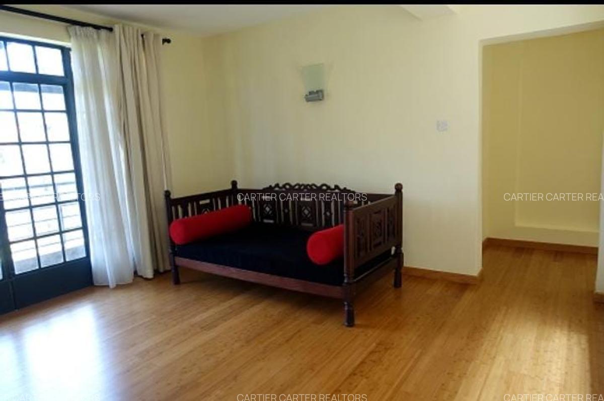 5 Bed Townhouse with En Suite in Karen - 3