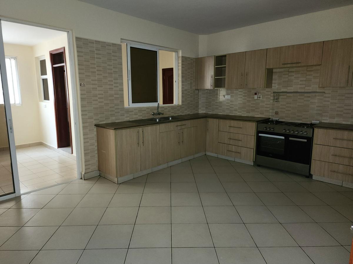 3 Bed Apartment with En Suite in Westlands Area - 15