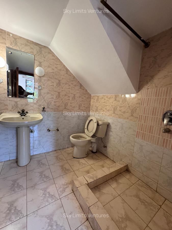 4 Bed Townhouse with En Suite in Kilimani - 11