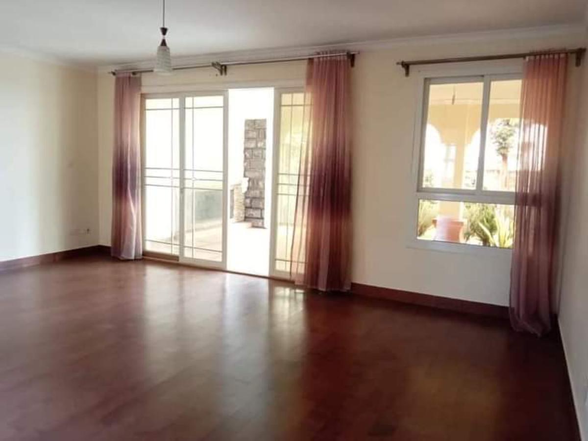 5 Bed House with En Suite in Runda - 3