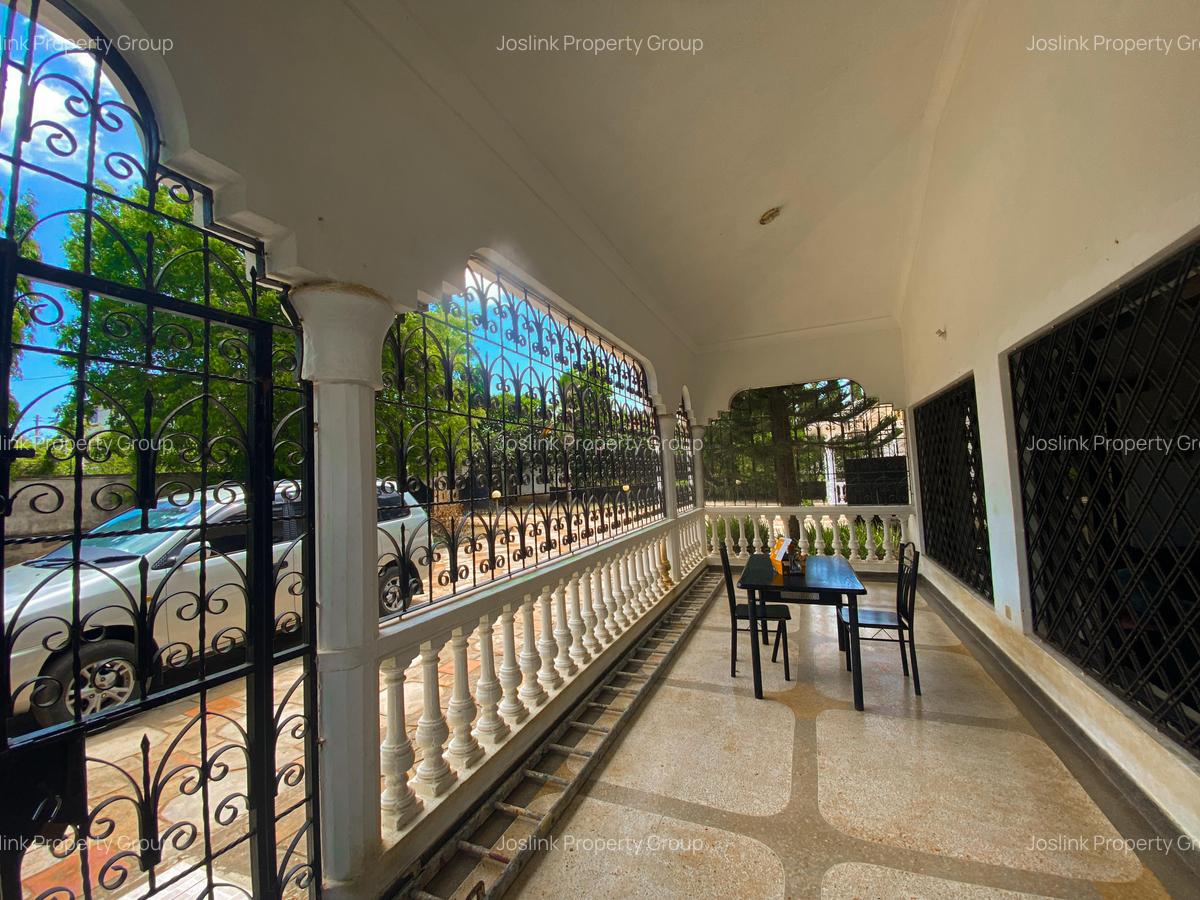 4 Bed Villa with En Suite in Nyali Area - 4