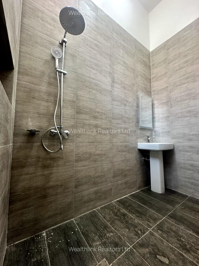 3 Bed Townhouse with En Suite at Nyari West - 15