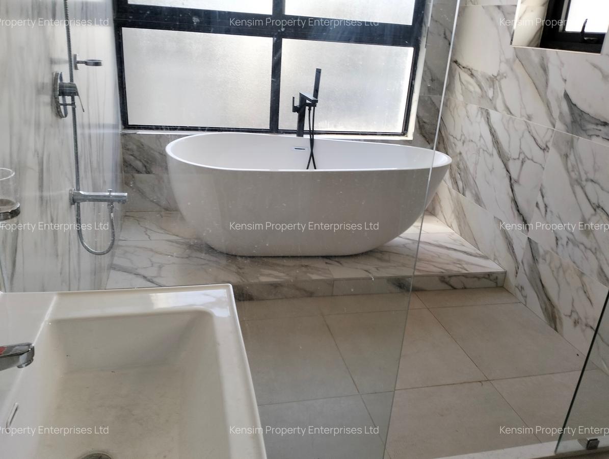 4 Bed Townhouse with En Suite in Lavington - 3