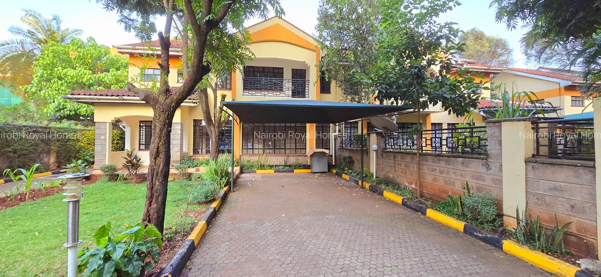 4 Bed Townhouse with En Suite at Lavington Green - 4