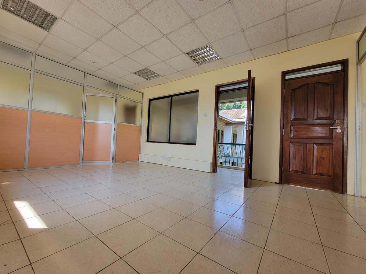 Commercial Property with Service Charge Included in Kilimani - 6