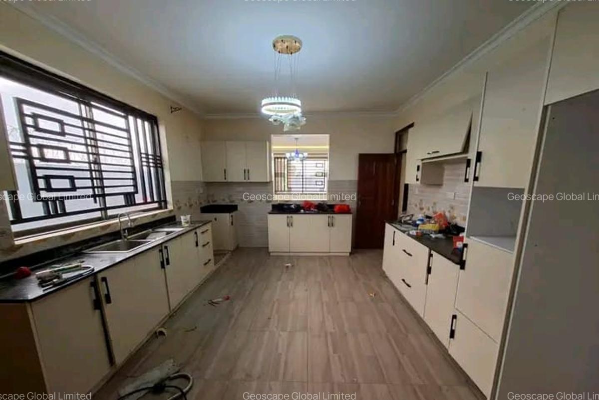 8 Bed House with En Suite in Syokimau - 2