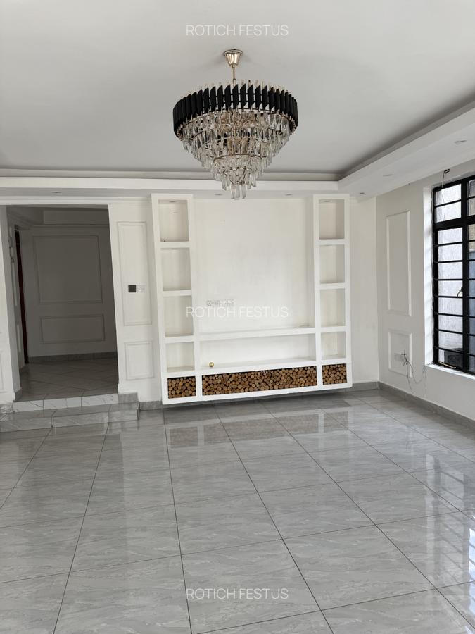 6 Bed House with En Suite at Membley - 3