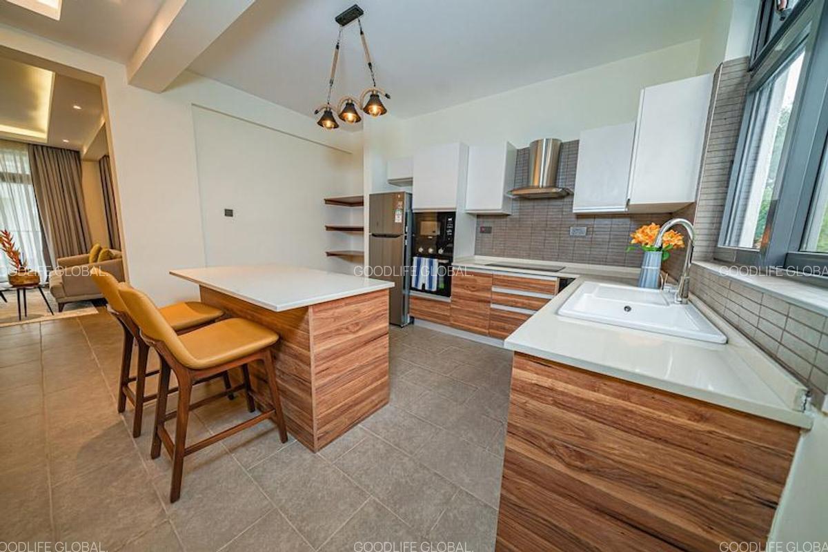 Serviced 2 Bed Apartment with En Suite at Spring Valley - 3
