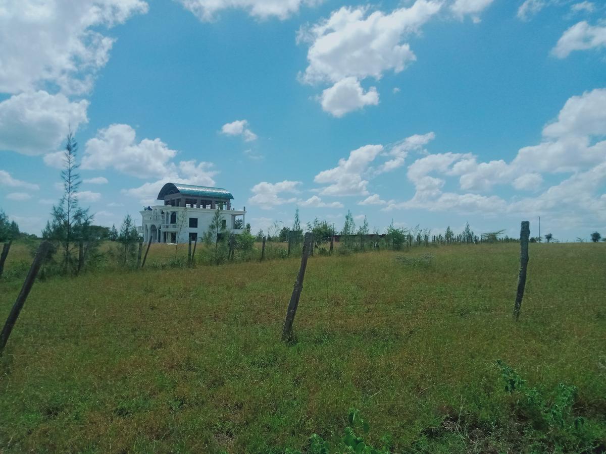 1 ac land at off isinya -kiserian