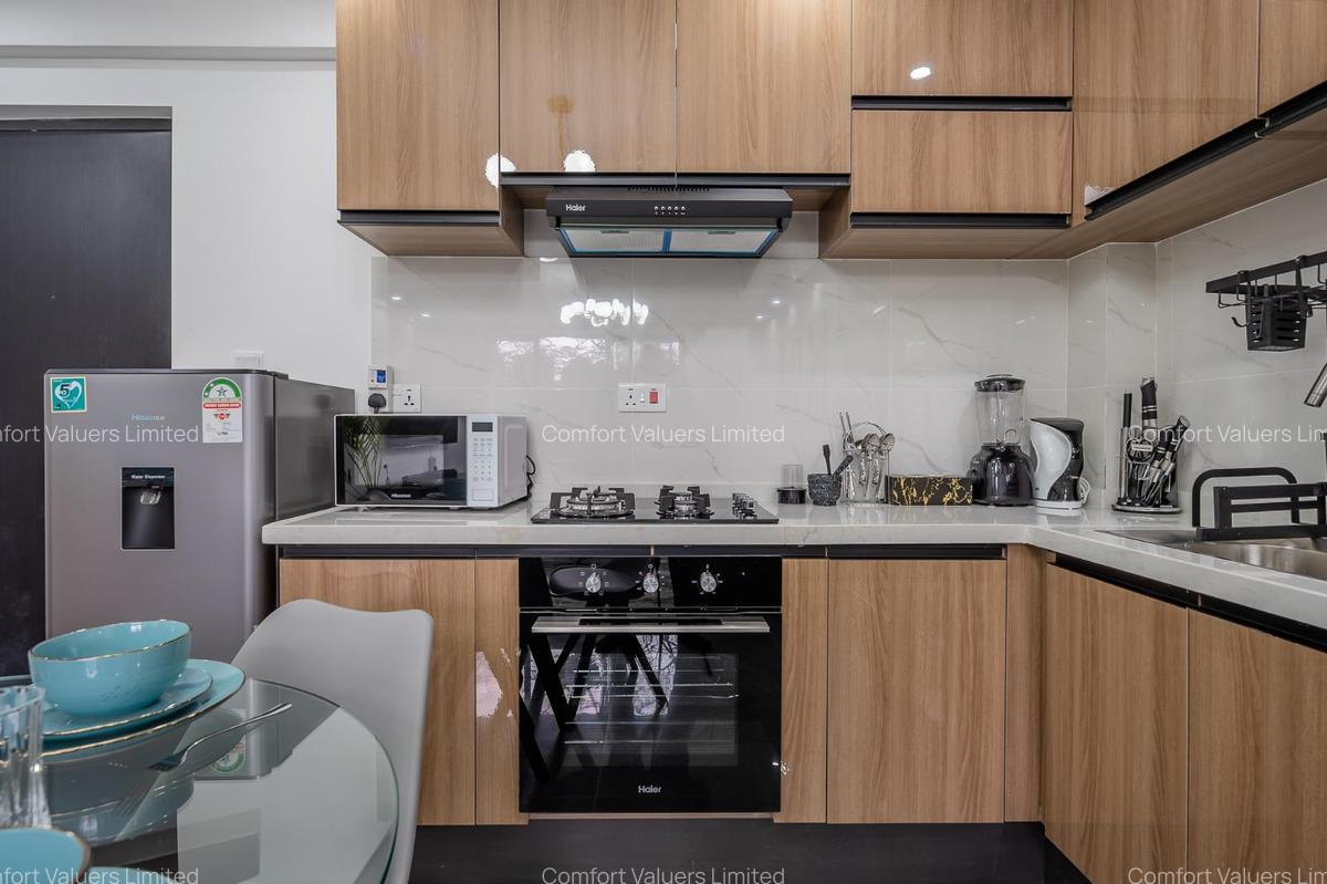 Serviced 2 Bed Apartment with En Suite at Riverside Drive - 12