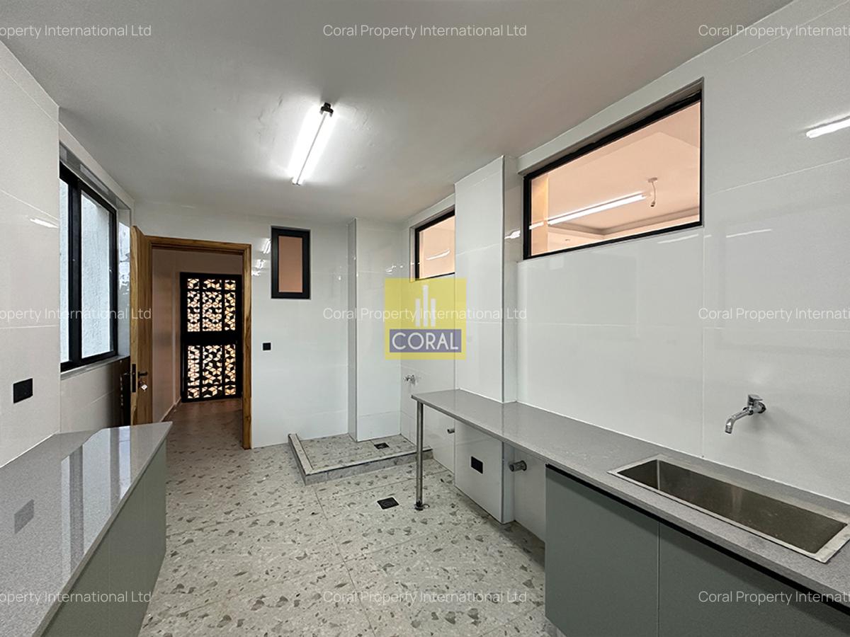 4 Bed Apartment in Westlands Area - 7