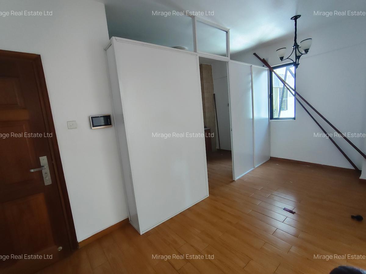 2 Bed Apartment with Swimming Pool in Kilimani - 16