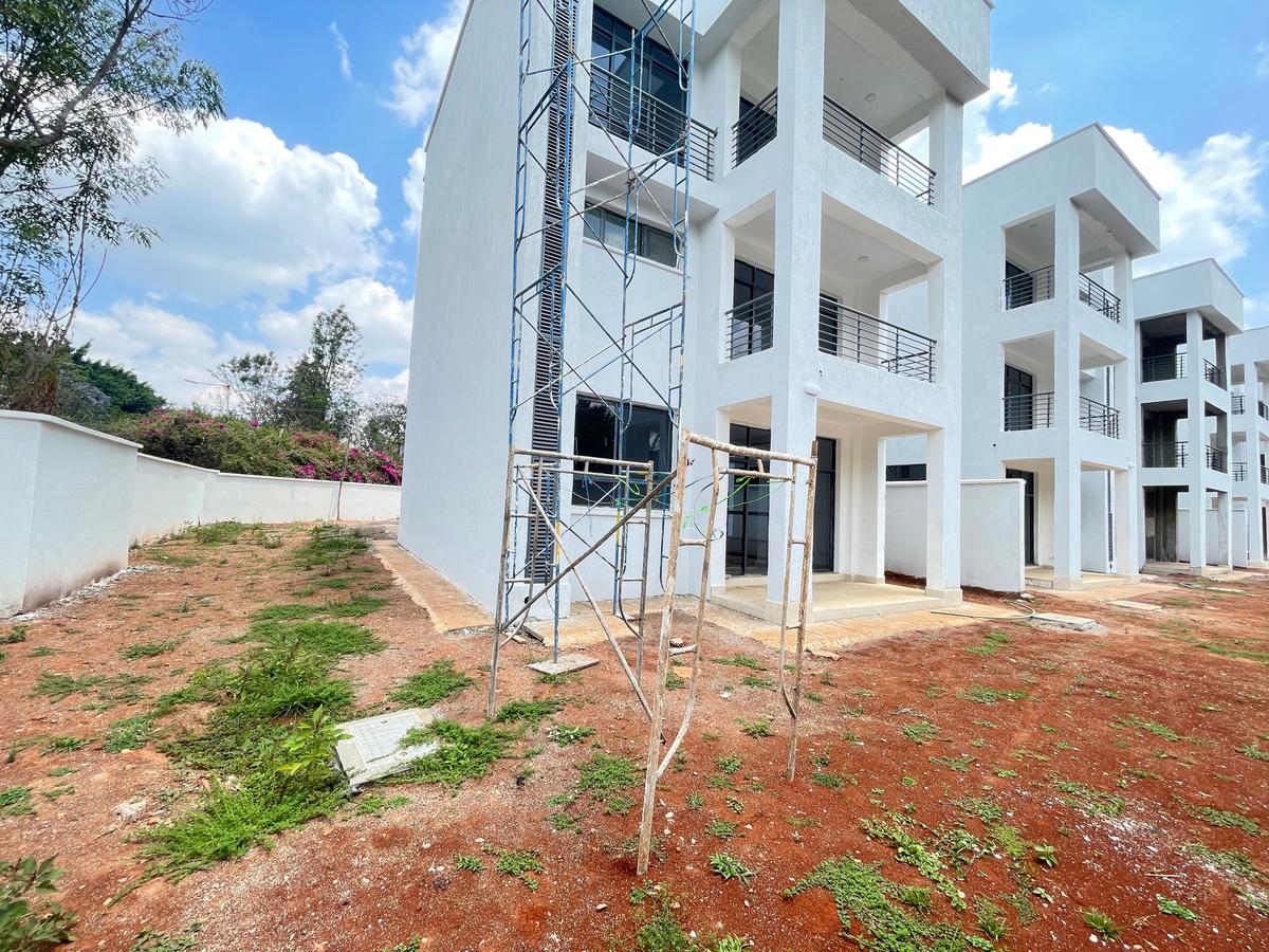 5 Bed Townhouse with En Suite in Lavington - 1