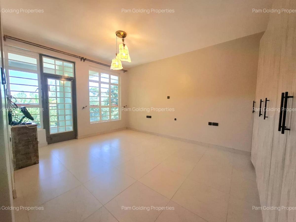 4 Bed House at Garden Estate Road - 10