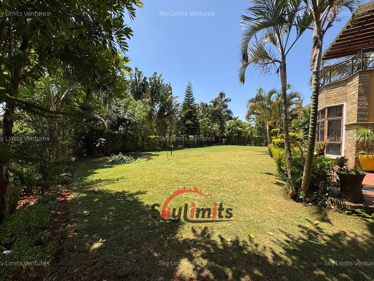 5 Bed Villa with En Suite in Runda - 2