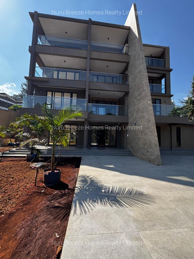 6 Bed House with En Suite in Nyari - 1