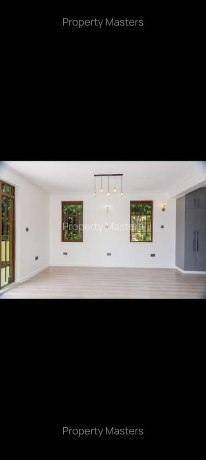 4 Bed Villa with En Suite at Millionaires Corner - 11