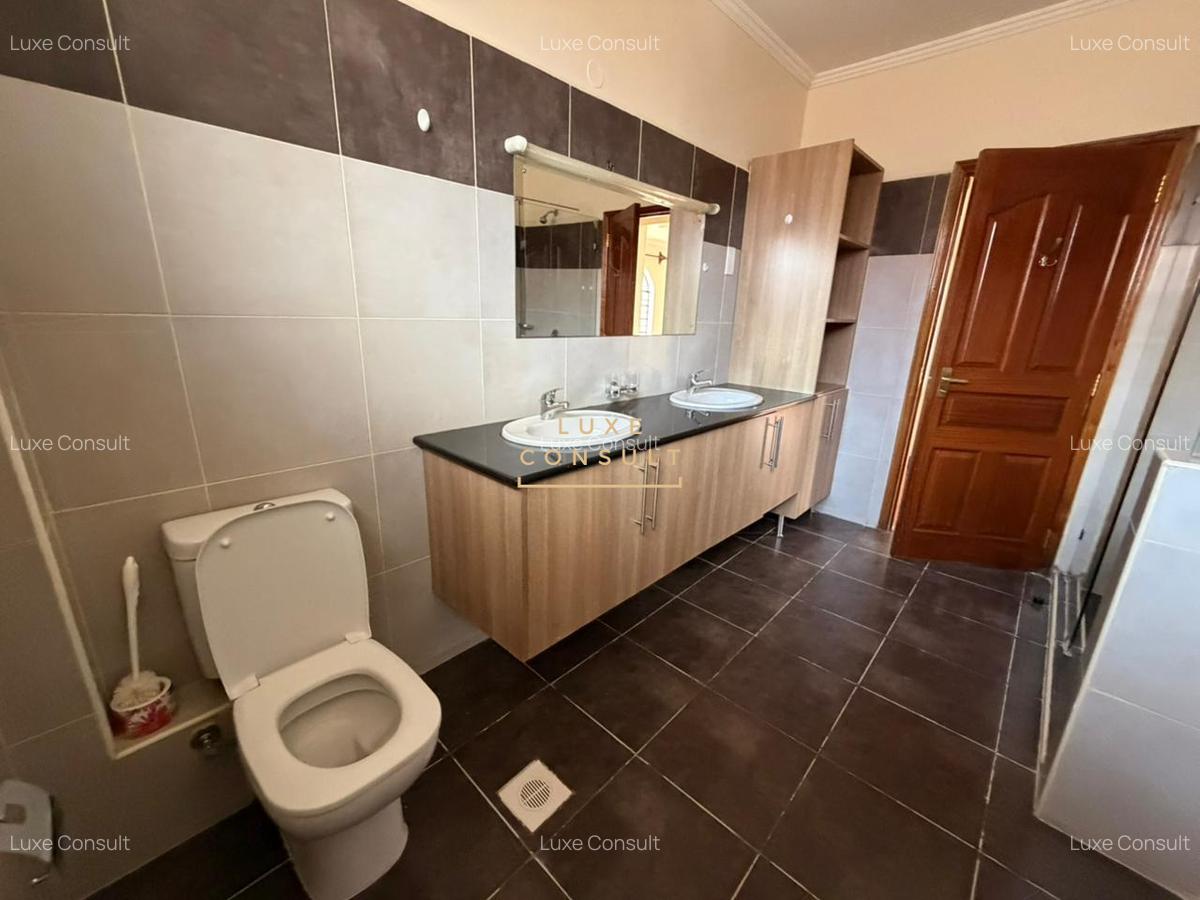 4 Bed Townhouse in Kitisuru - 9