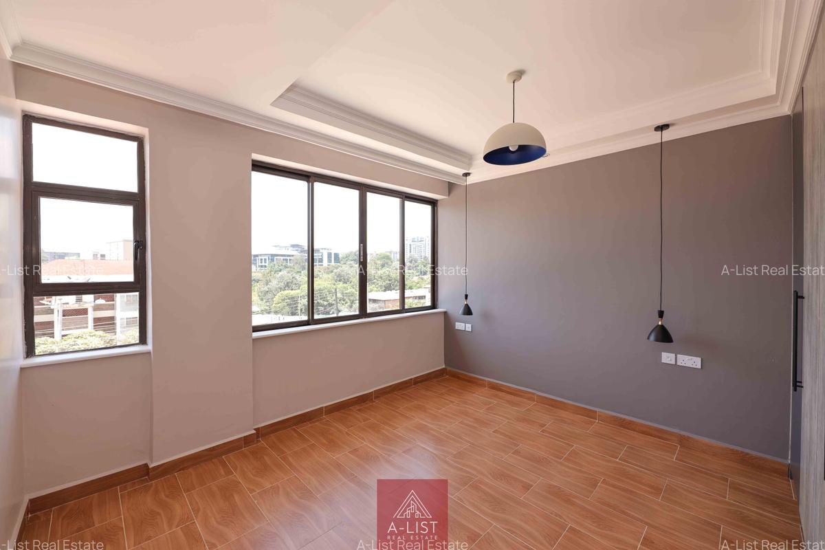 2 Bed Apartment with En Suite at Lantana Road - 10