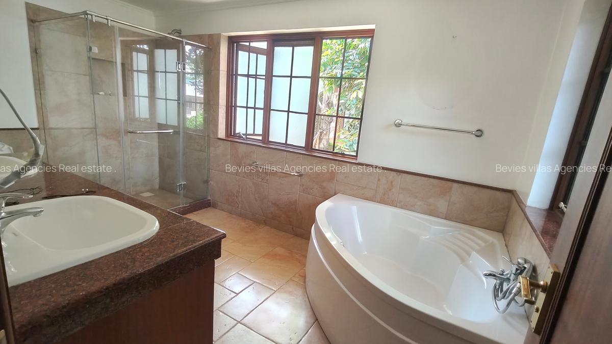 4 Bed Townhouse with En Suite at General Mathenge - 16