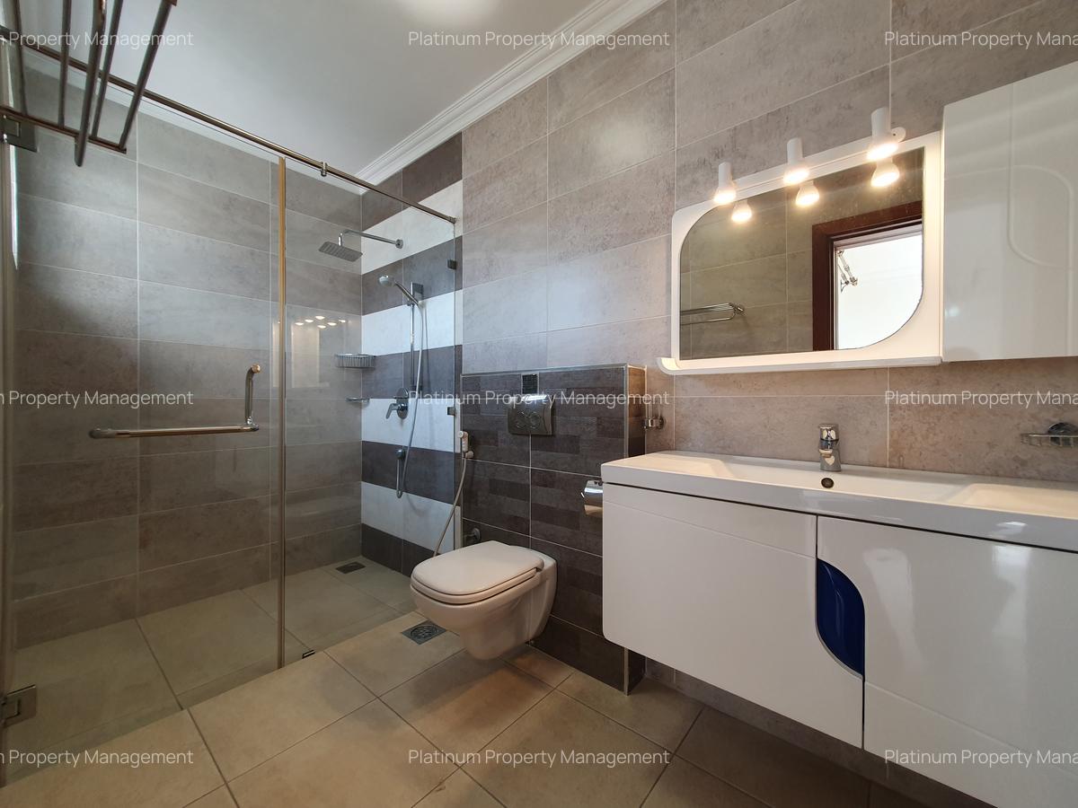 3 Bed Apartment with En Suite in Parklands - 14