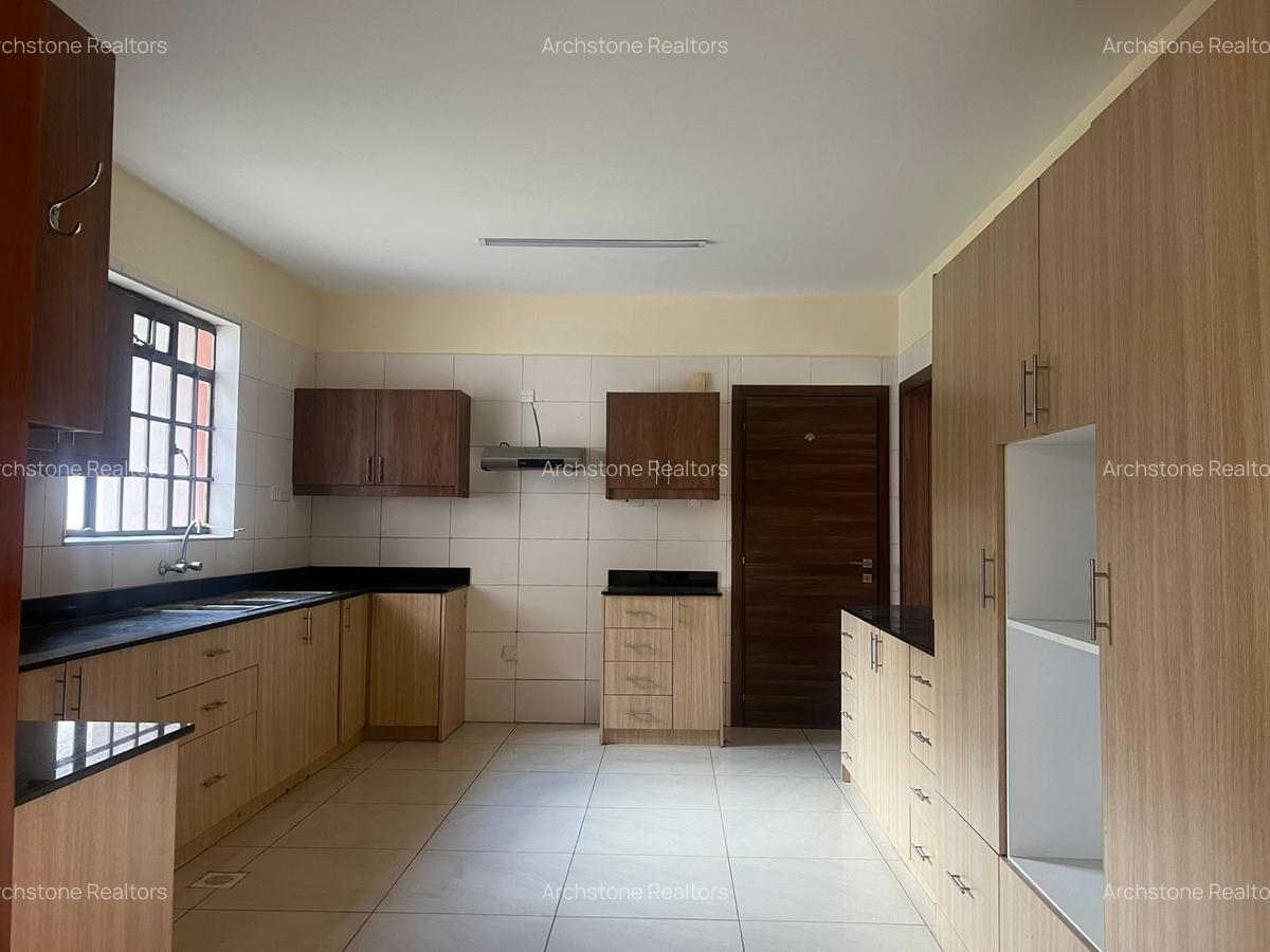 3 Bed Apartment with En Suite in Runda - 4