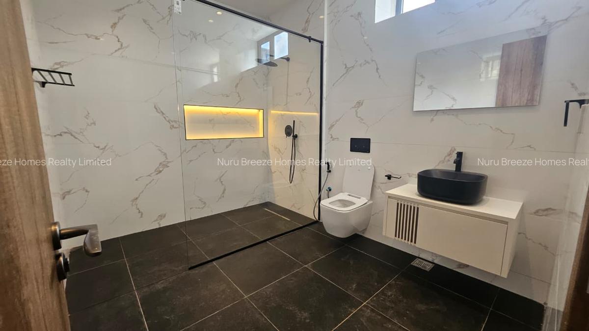 5 Bed House with En Suite in Nyari - 15