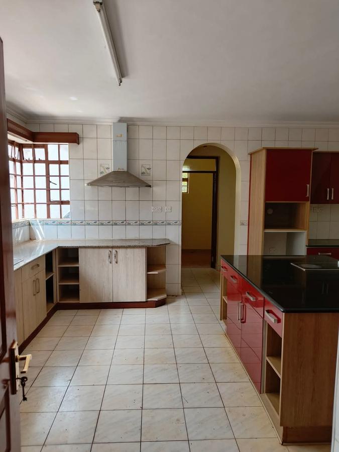 5 Bed House with En Suite at Runda - 2