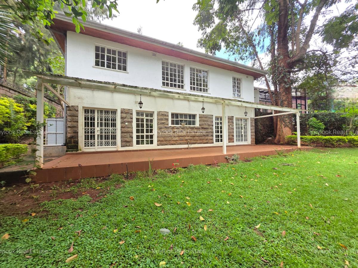 4 Bed House with En Suite at Lavington Green - 10