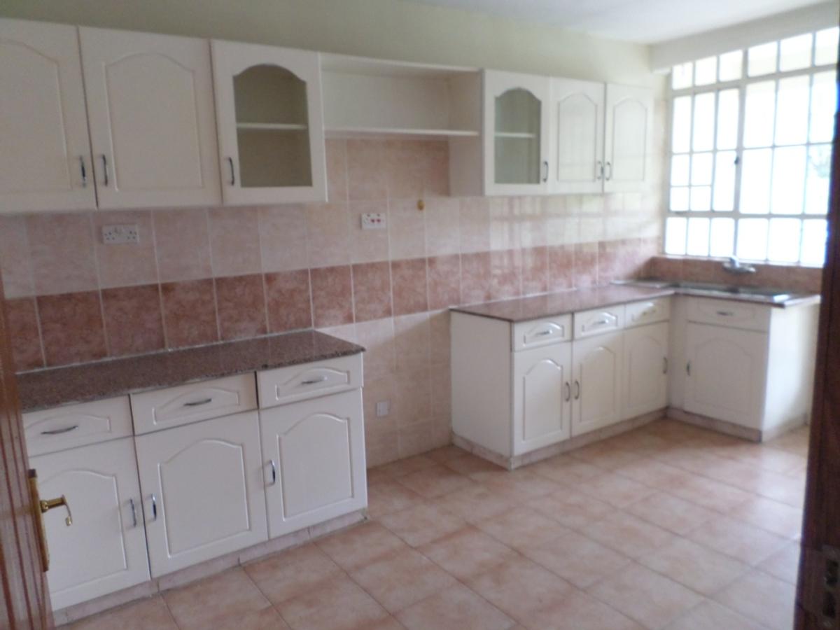 3 Bed Apartment with En Suite at Lavington - 1