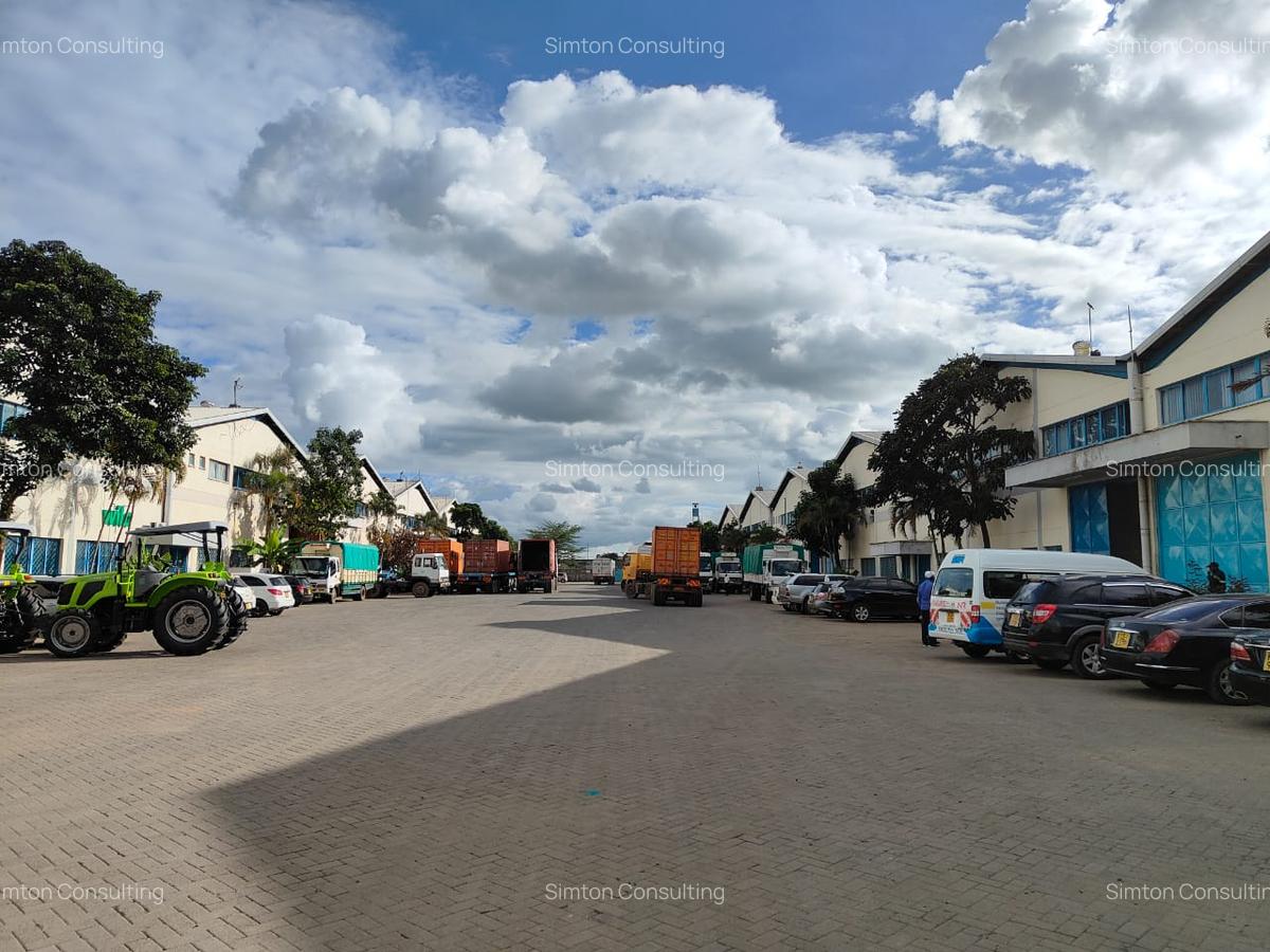 Warehouse with Lift at Cabanus - 1