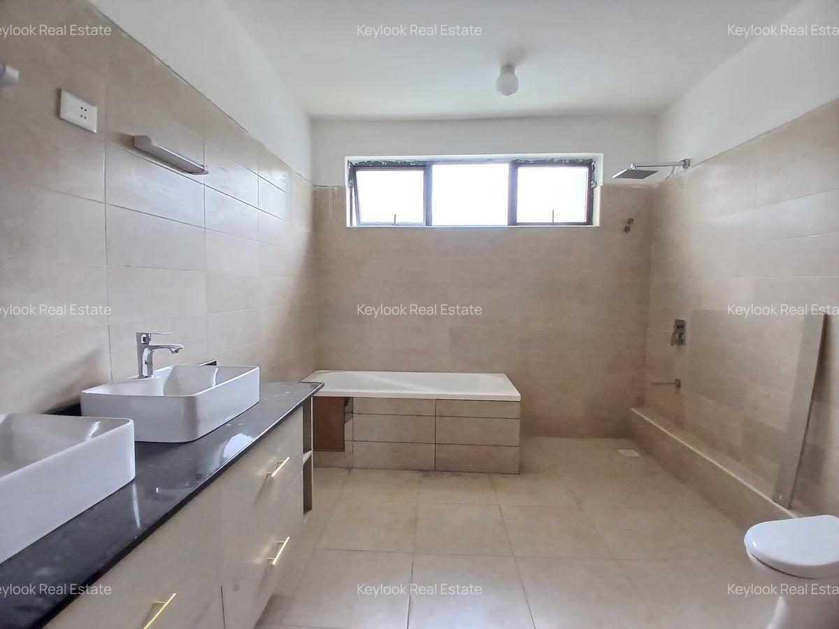 5 Bed Townhouse with En Suite at Lavington - 11