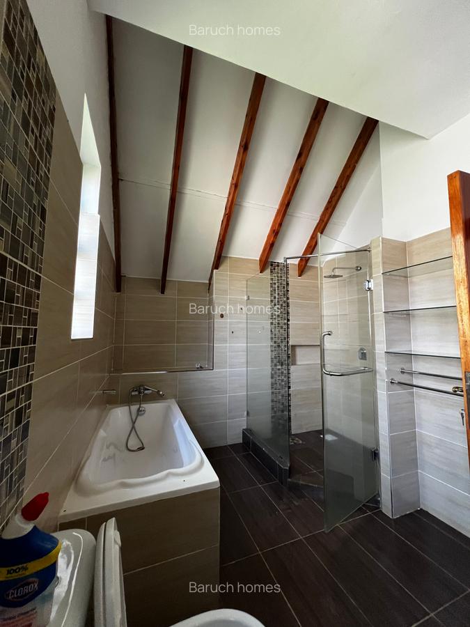 4 Bed Villa with En Suite in Redhill - 17