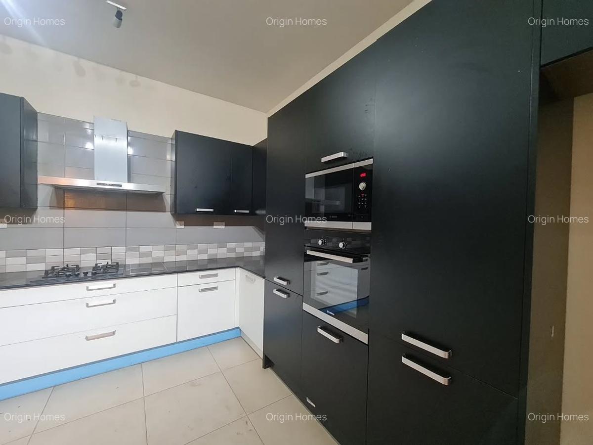 3 Bed Apartment with En Suite at Parkland - 9