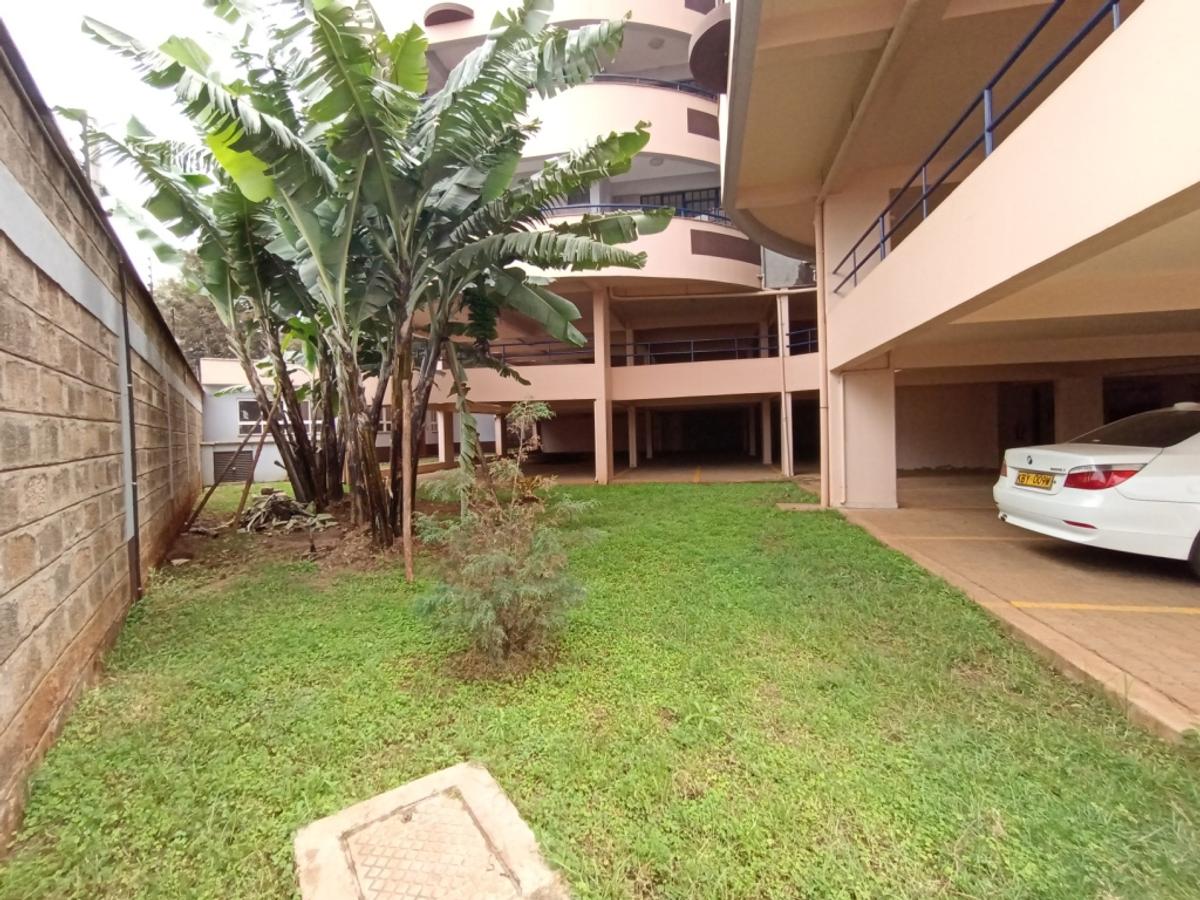 3 Bed Apartment with En Suite at Near Kianda School - 12