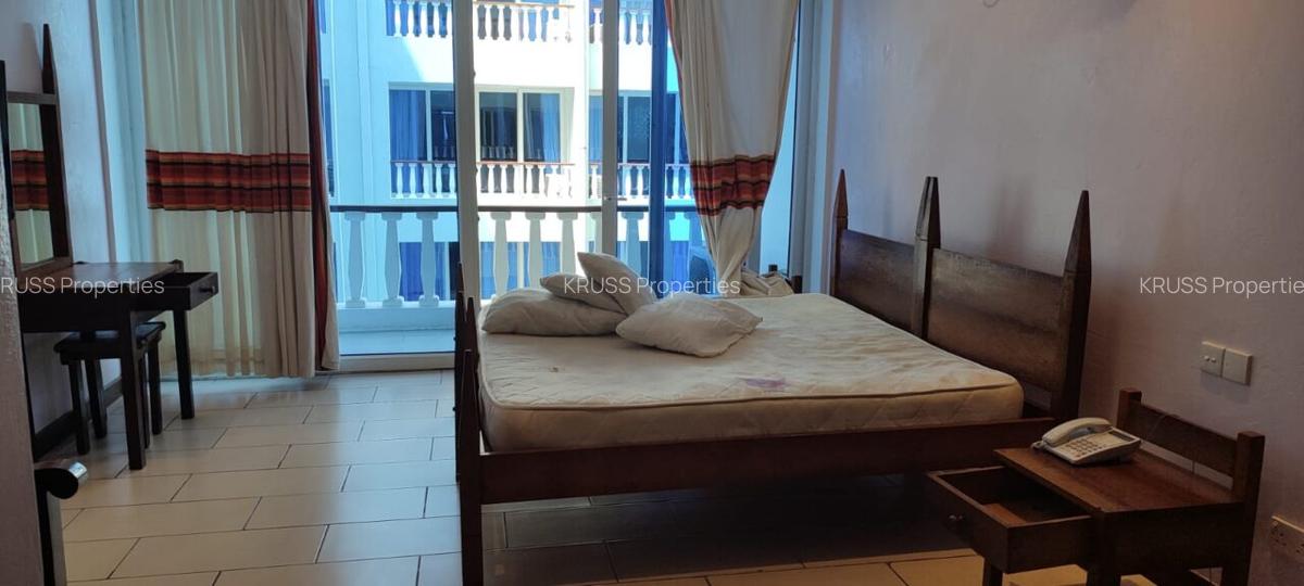 2 Bed Apartment with En Suite at As77 - 7