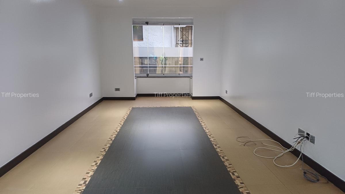 3 Bed Apartment in Riverside - 5