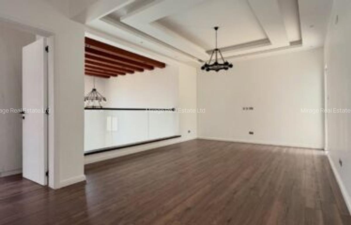 5 Bed Villa with En Suite in Lavington - 6