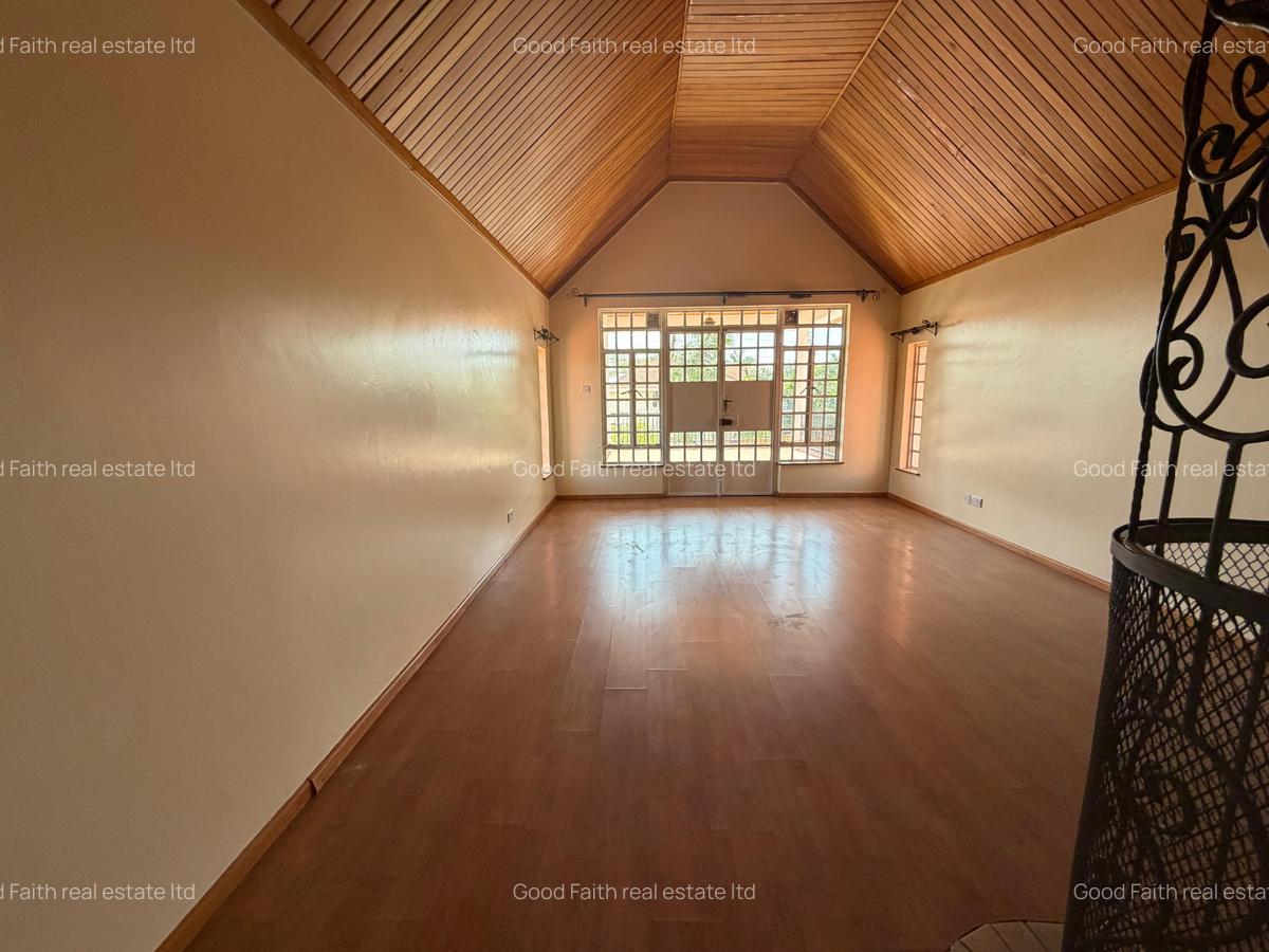 5 Bed House with En Suite in Runda - 9