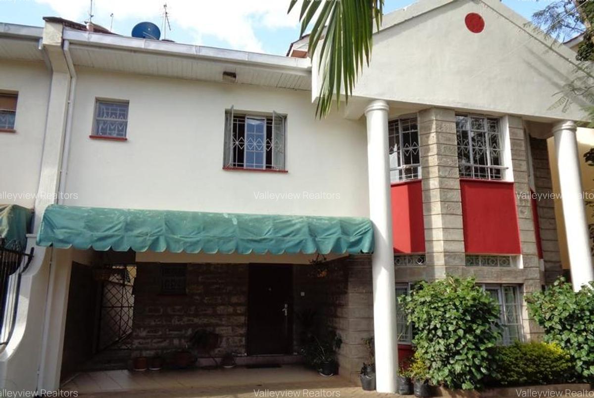 5 Bed Townhouse with En Suite at Lavington - 13