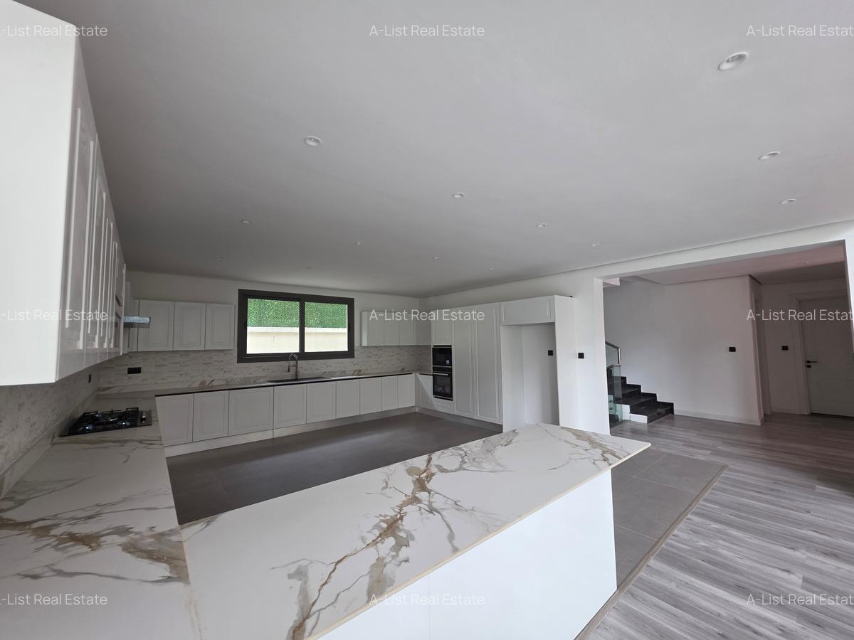 5 Bed Villa with En Suite at Chalbi Drive - 8