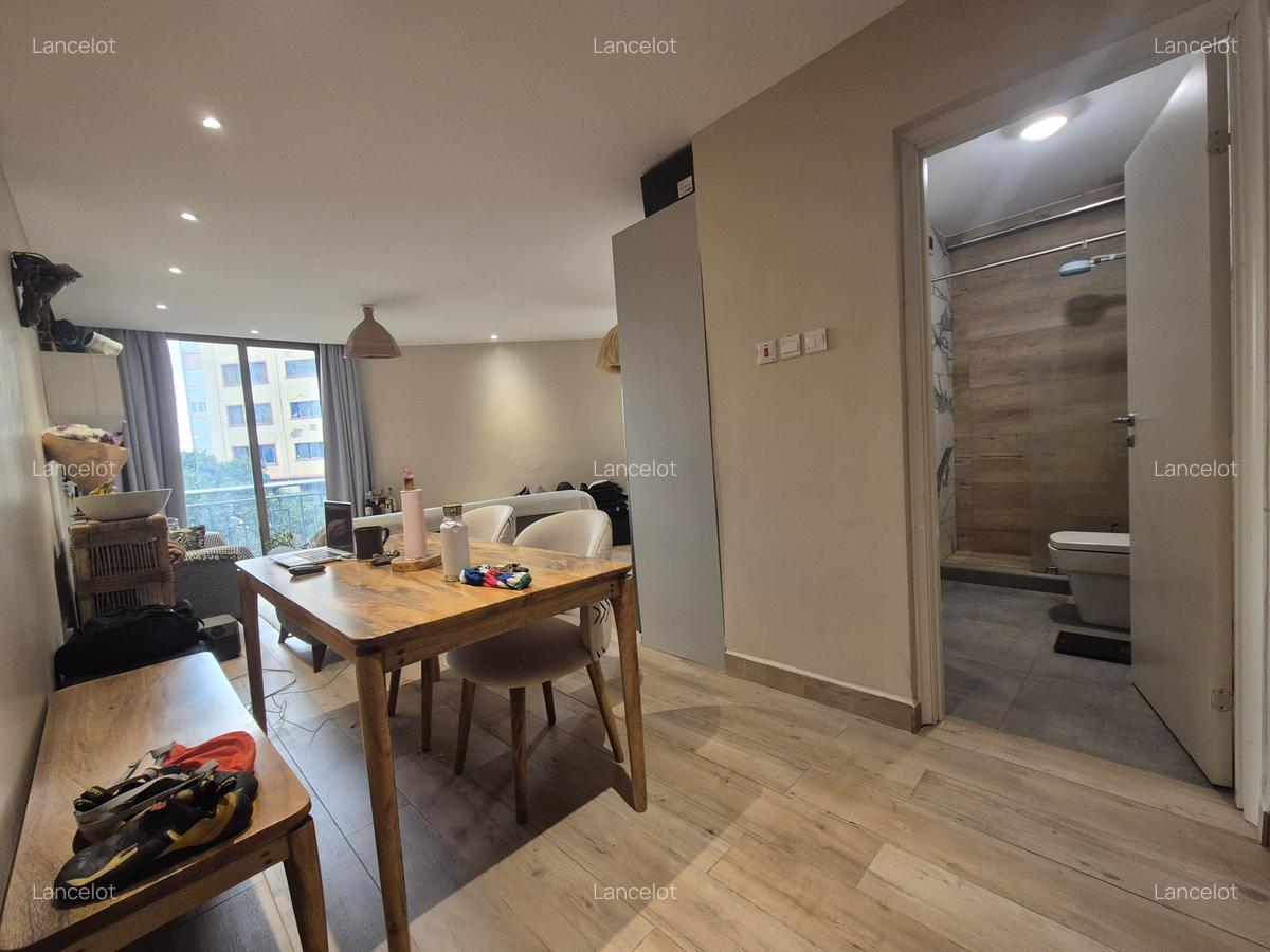 1 Bed Apartment with En Suite at 4Th Parklands Avenue - 4