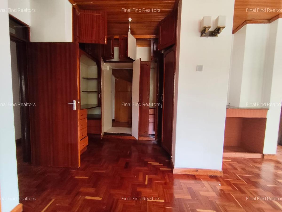 6 Bed House with Garden in Runda - 13