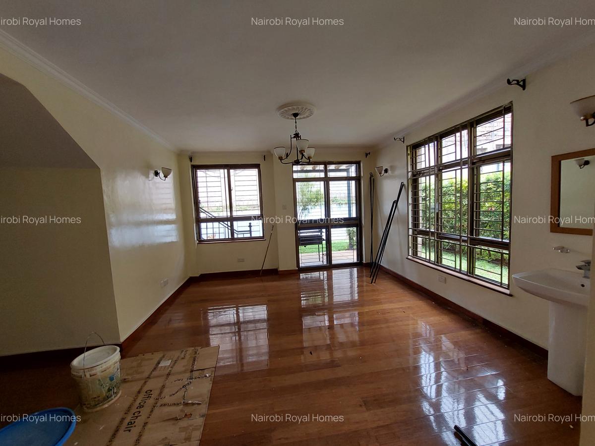 5 Bed Townhouse with En Suite at Convent Drive - 8