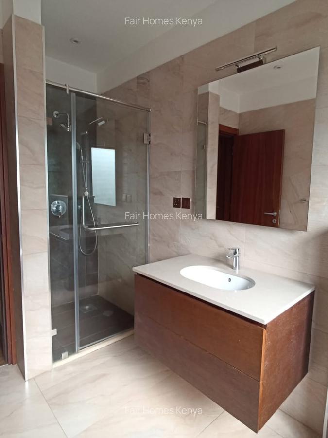 5 Bed Townhouse with En Suite at Convent Drive - 5