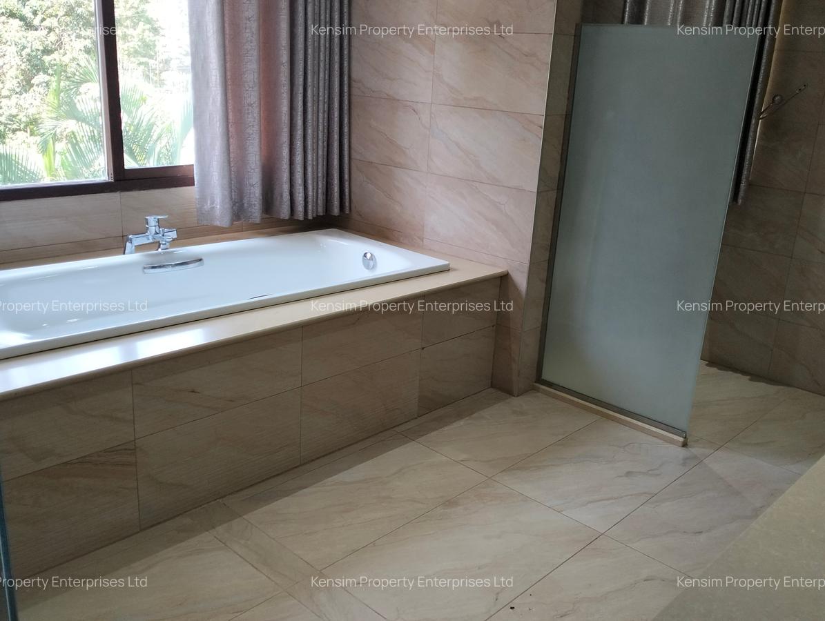 5 Bed Townhouse with En Suite in Lavington - 14