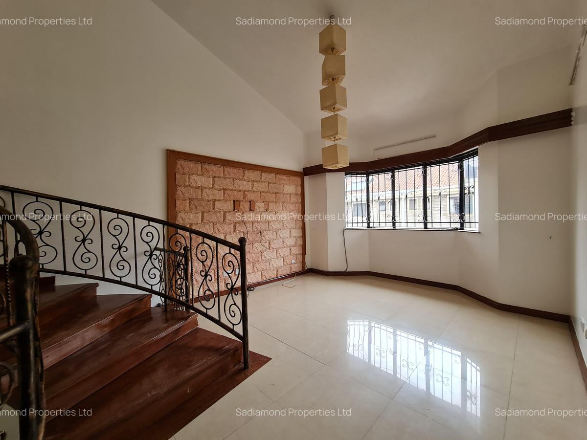 4 Bed Townhouse with En Suite at Brookside Drive - 4