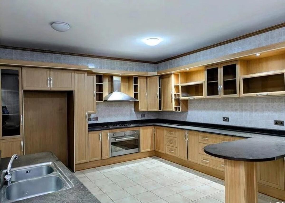 4 Bed Townhouse with En Suite at Grevillea Grove - 5