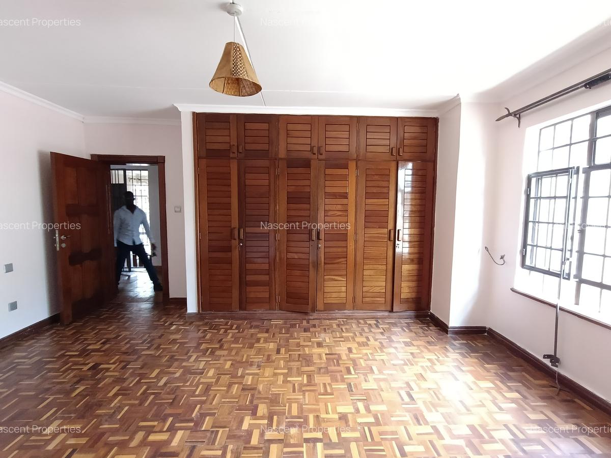 4 Bed Townhouse with En Suite in Spring Valley - 6