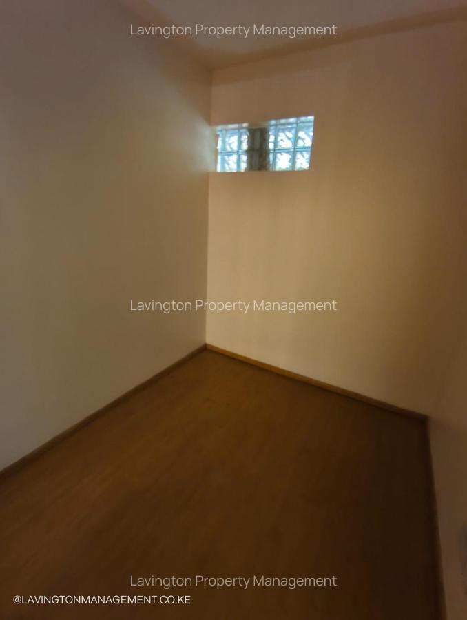3 Bed Apartment with En Suite at Lavington - 12